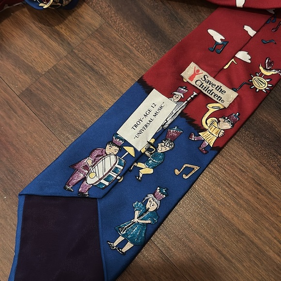 Save The Children “Universal Music” 100% Silk Tie, Blue, Red, Music Notes - Picture 5 of 6